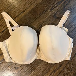 Brand new convertible strapless bra with removable straps